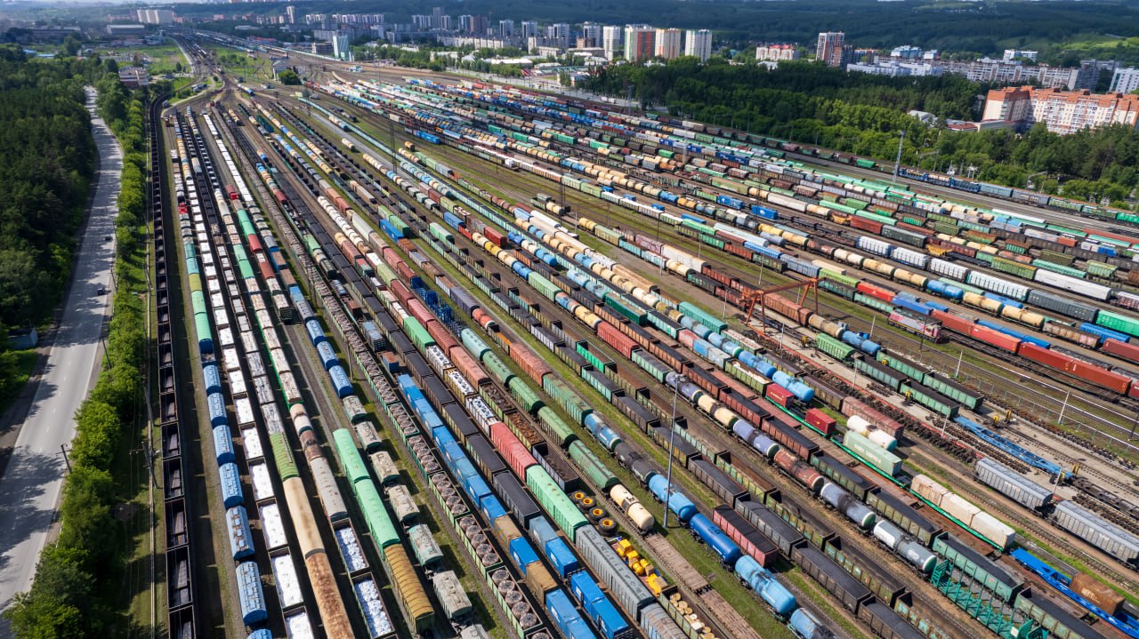 РЖД отправили первый контейнерный поезд, оформленный в цифровом формате