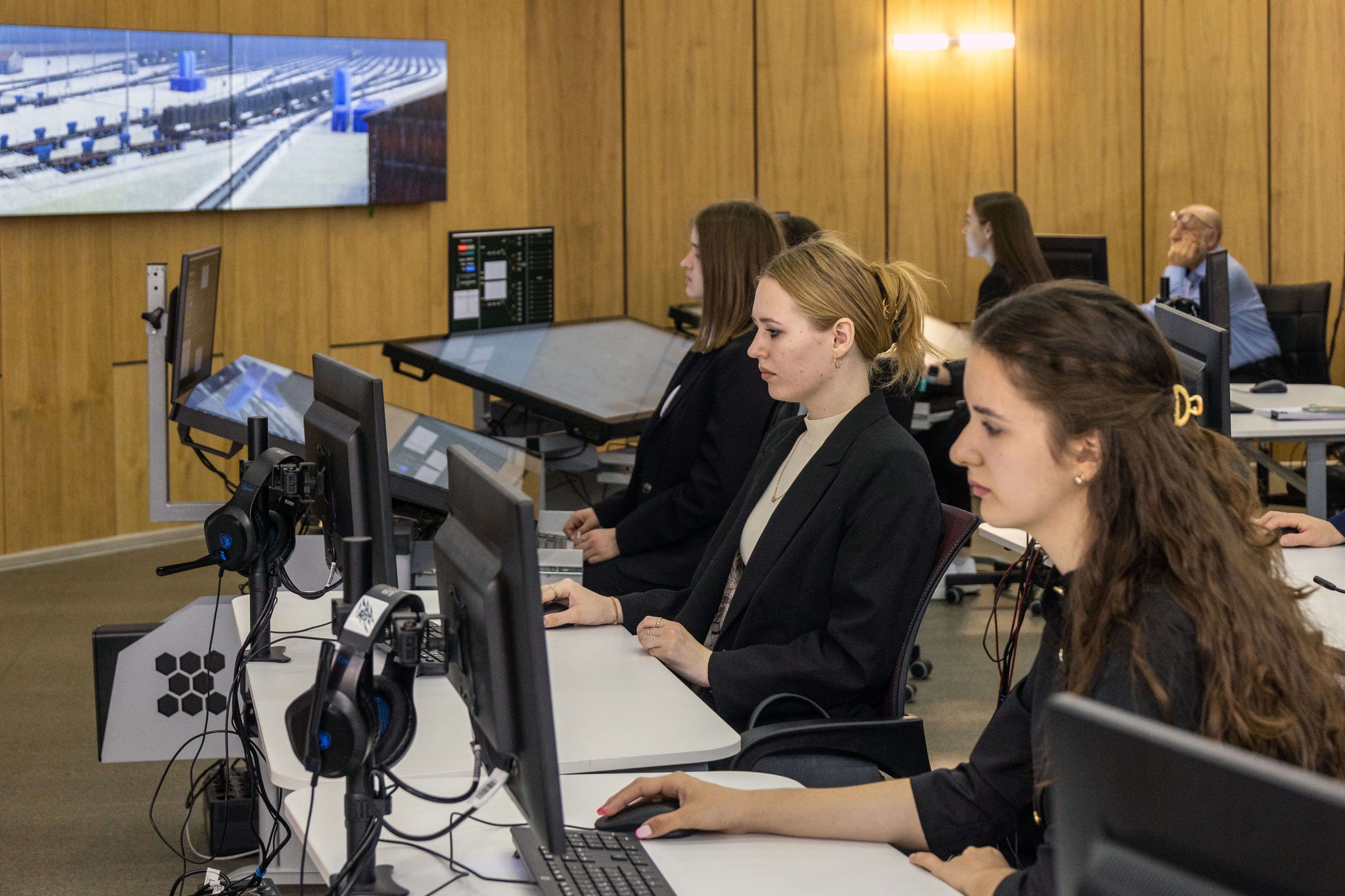 Дальневосточный государственный университет путей сообщения  (ДВГУПС)